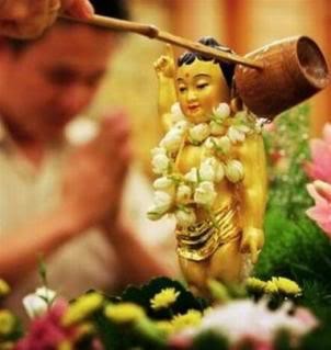 Lễ tắm Phật nhân ngày Phật đản